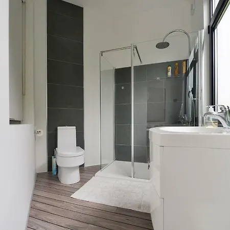 Nia Villa Lesa