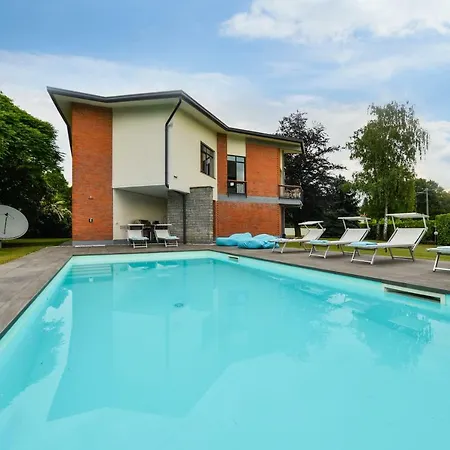 Nia Villa Lesa